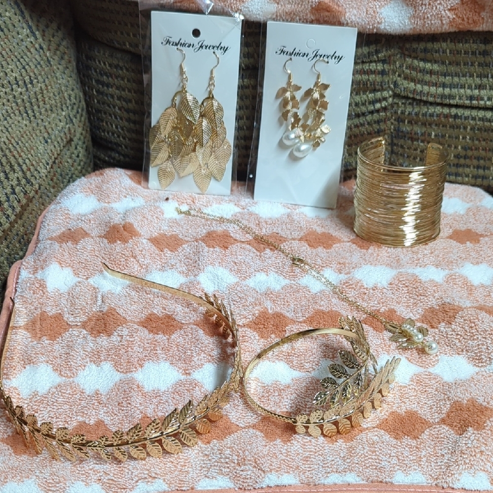 Gold Leaf Jewelry Set Costume